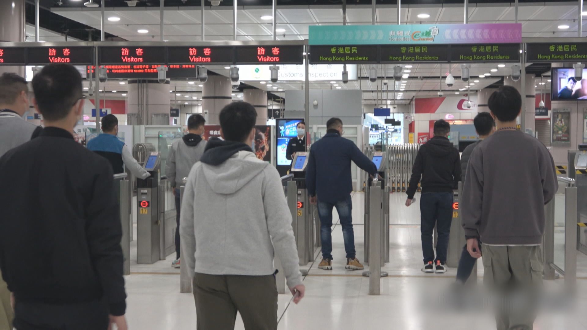 消息：周日通關福田、深圳灣及文錦渡口岸配額共5萬個　正待中央審批