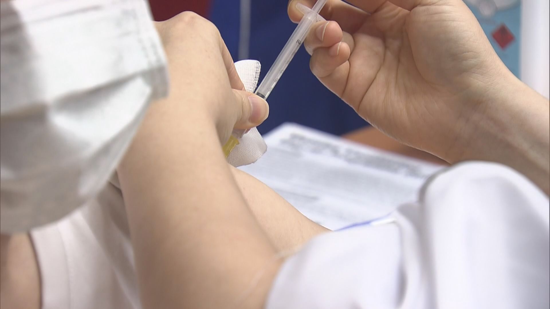 李家超：盡量不改動接種疫苗要求   適當時候會處理