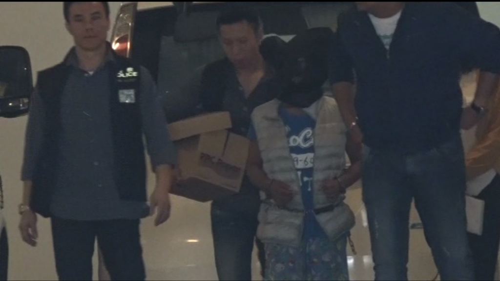 女傭涉殺印度裔男童　現場重組案情