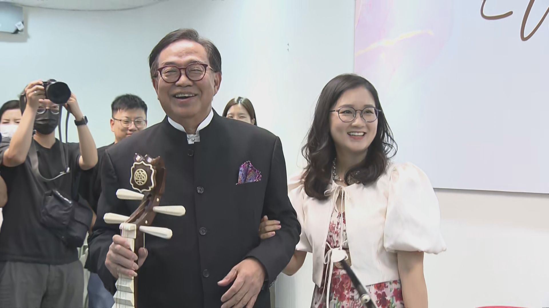 盧偉國與90後粵劇演員余仲欣10月結婚