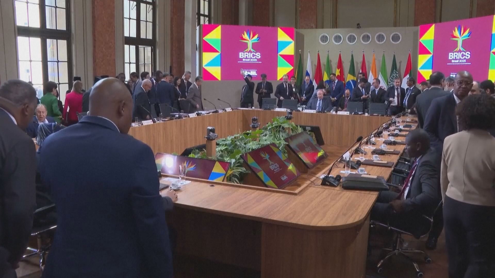 王毅斥美國以關稅要脅各國　強調妥協退縮只令霸凌者得寸進尺