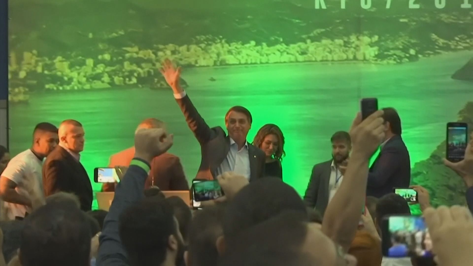 巴西周日總統選舉　極右翼候選人佔上風