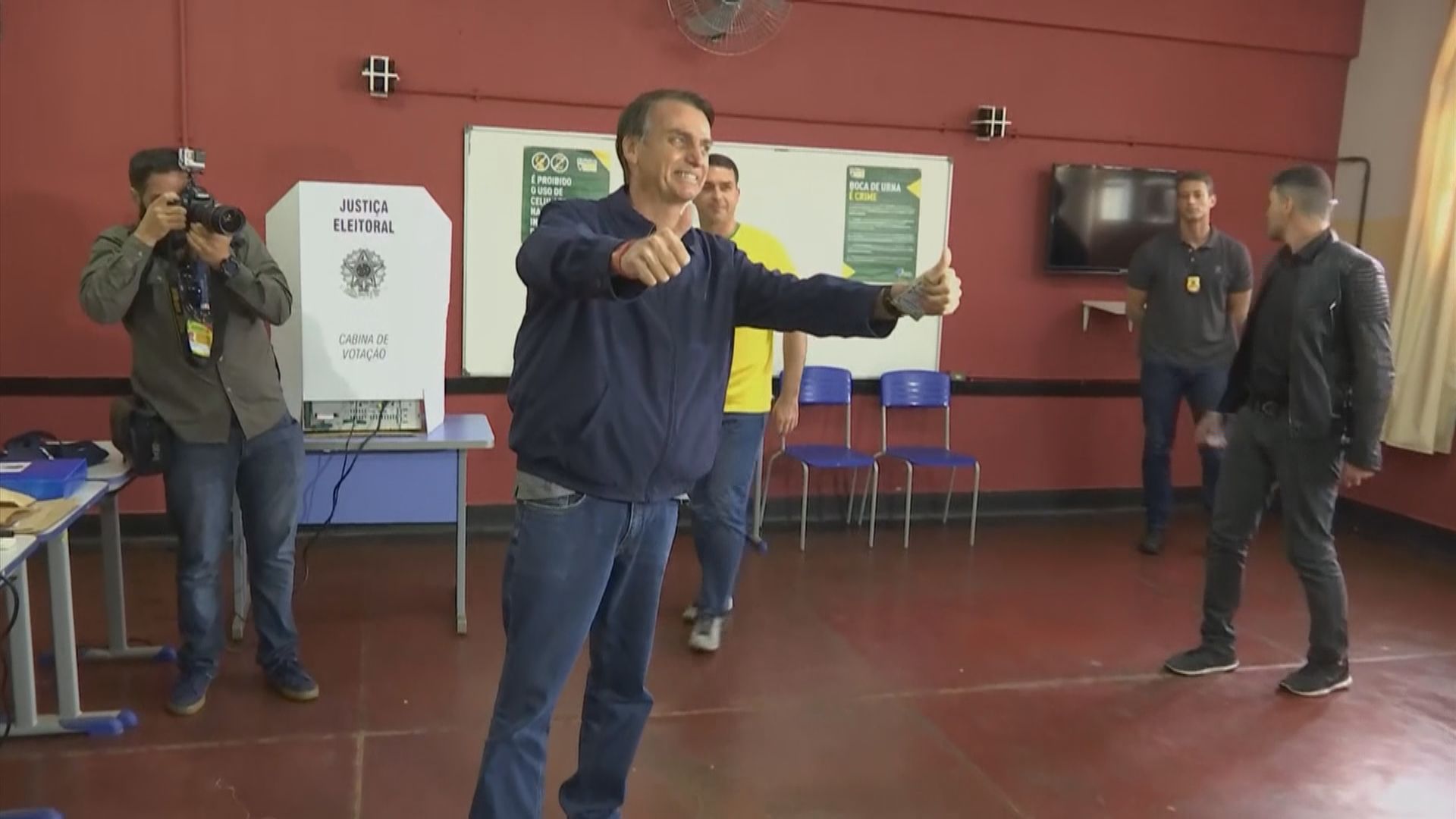 巴西總統大選開始投票