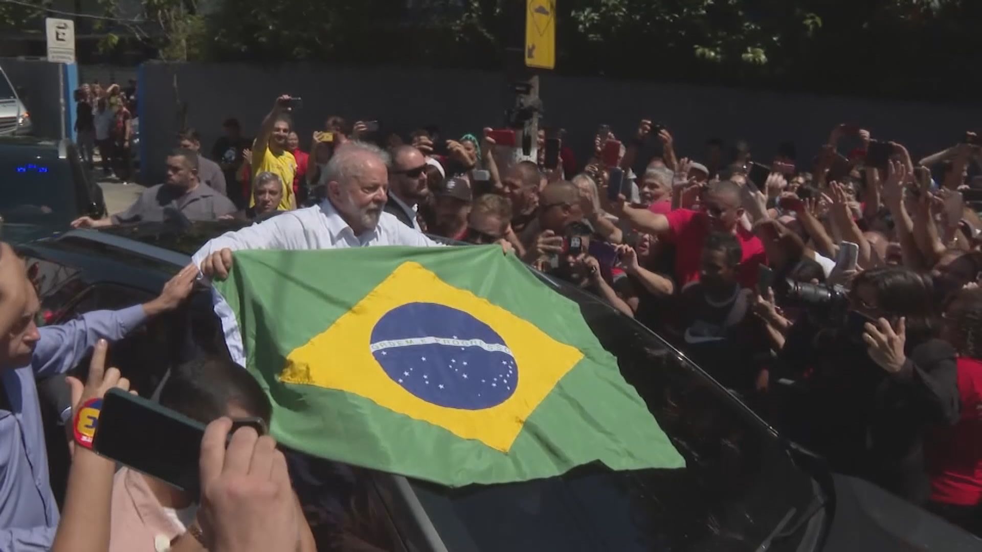 巴西總統選舉第二輪投票結束　盧拉與博索納羅得票非常接近