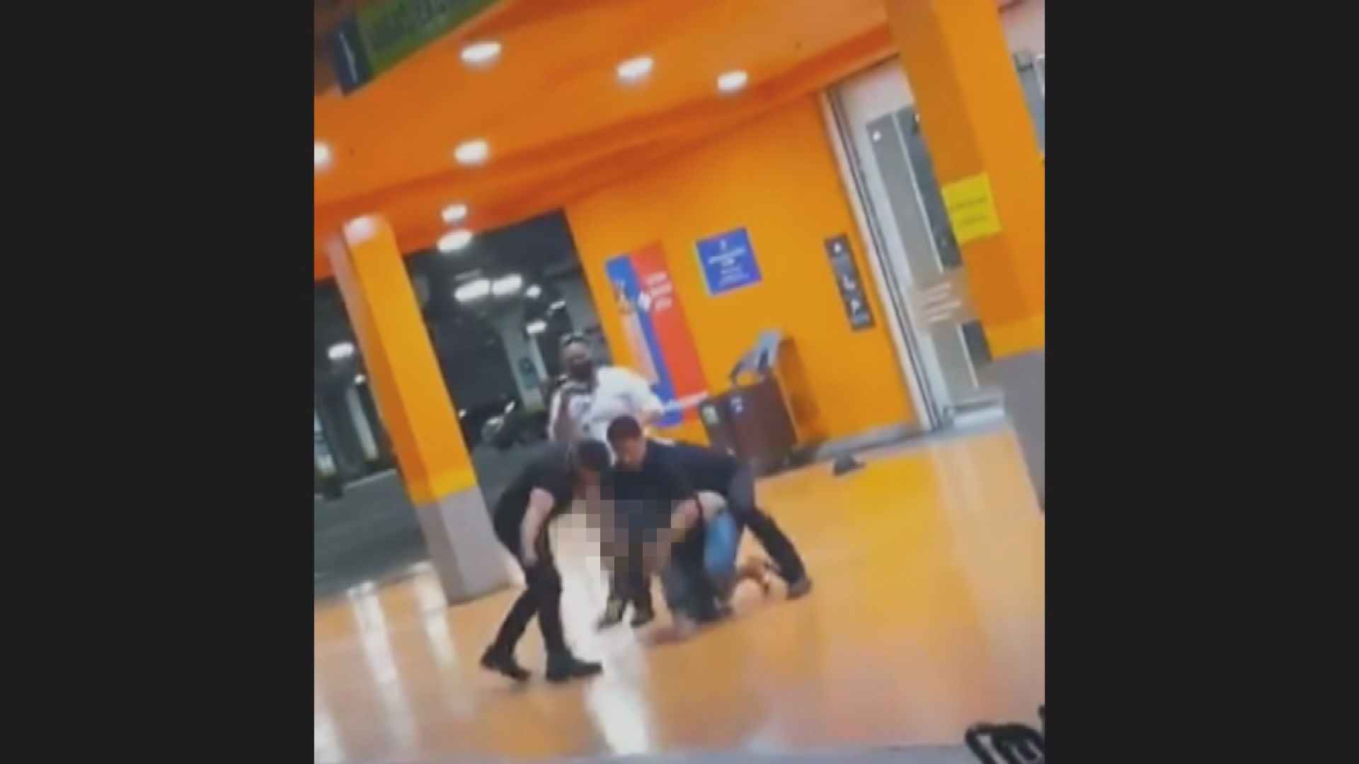 巴西黑人疑被白人保安員打死　觸發反種族歧視示威