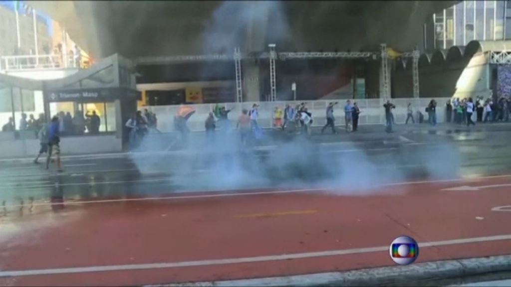 巴西反政府示威持續