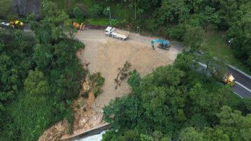 新娘潭路山泥傾瀉全線封閉修理　運輸署安排小巴特別班次接載烏蛟騰村村民往返粉嶺