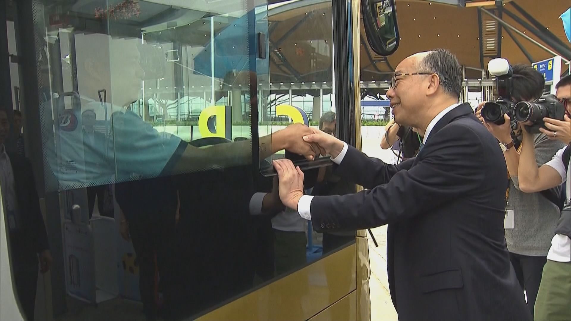 陳帆巡視港珠澳大橋香港旅檢大樓設施