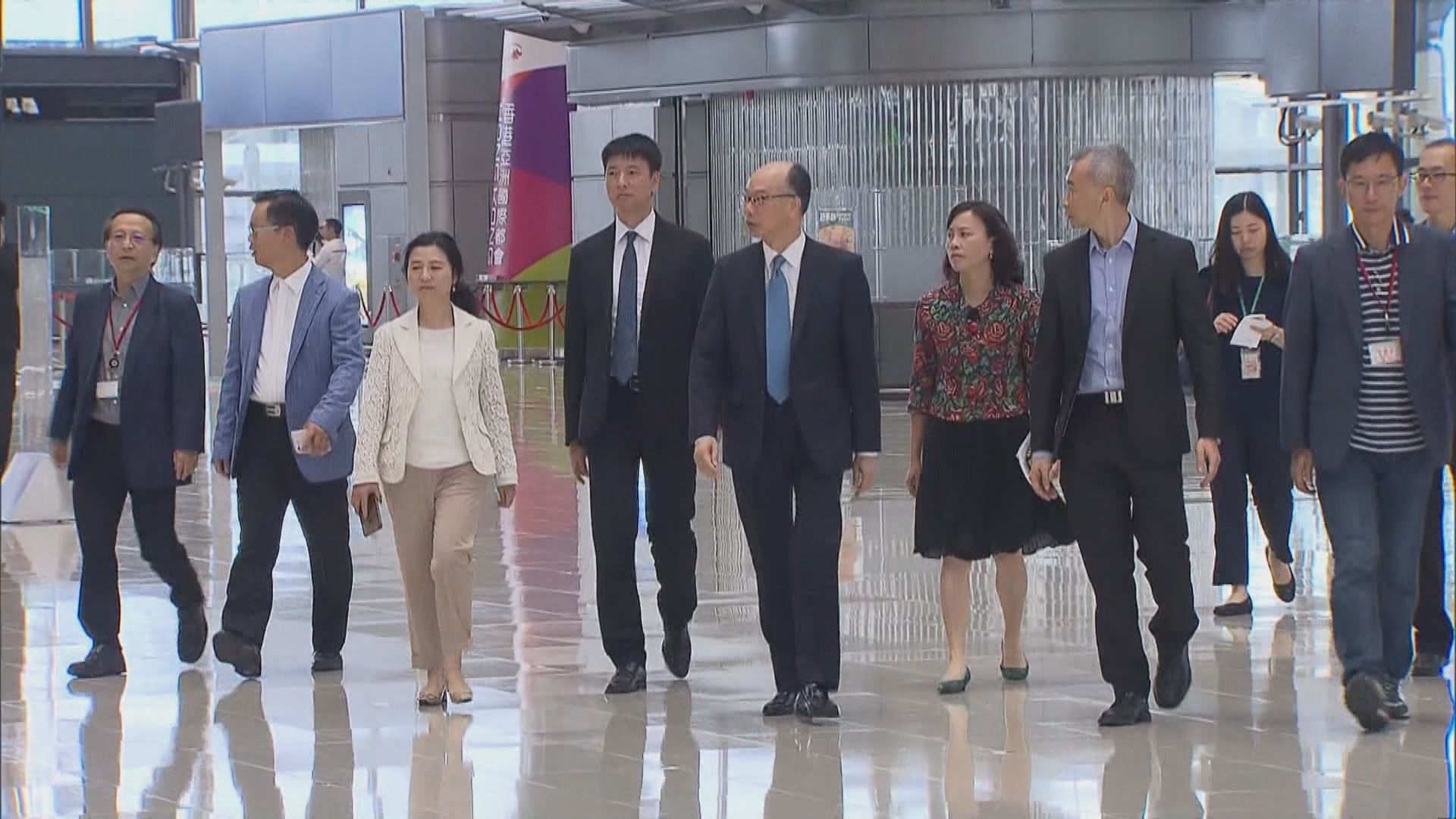 陳帆：大橋開通首日逾三萬內地旅客來港