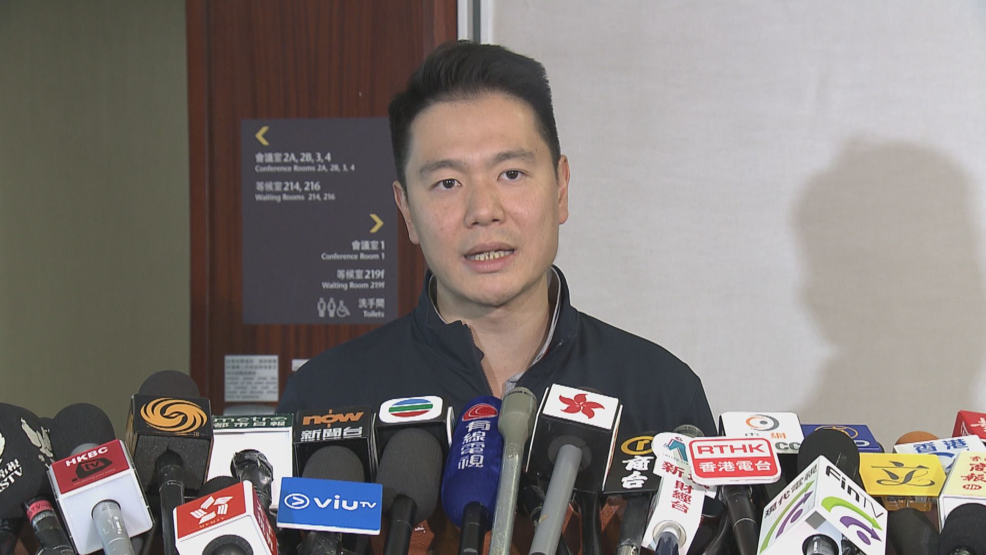 東涌居民抱怨遊客多 區議員倡搬B6巴士站