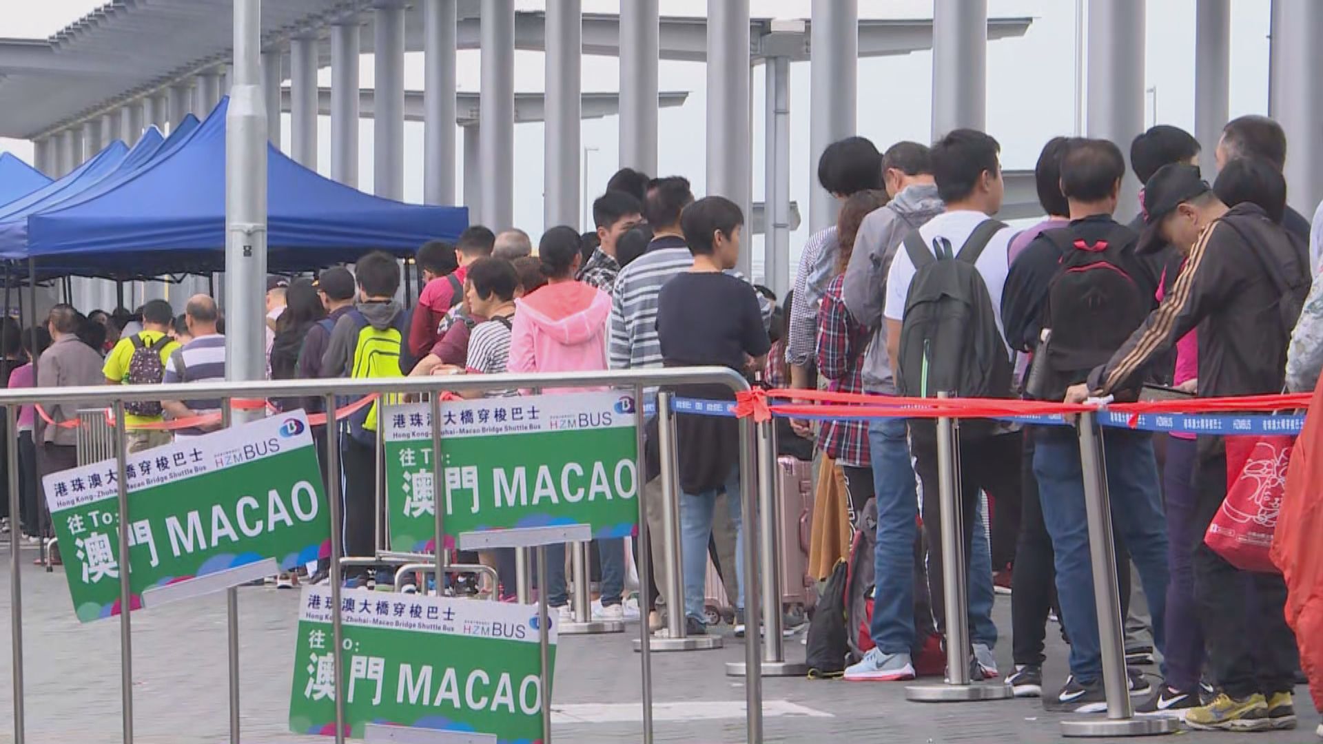 有乘客不滿金巴只開放一個上落客點