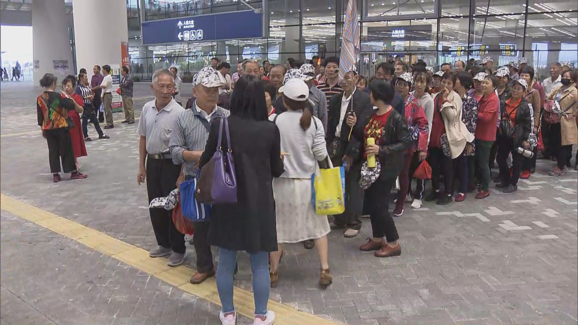 港珠澳大橋訪港旅客取道欣澳出市區