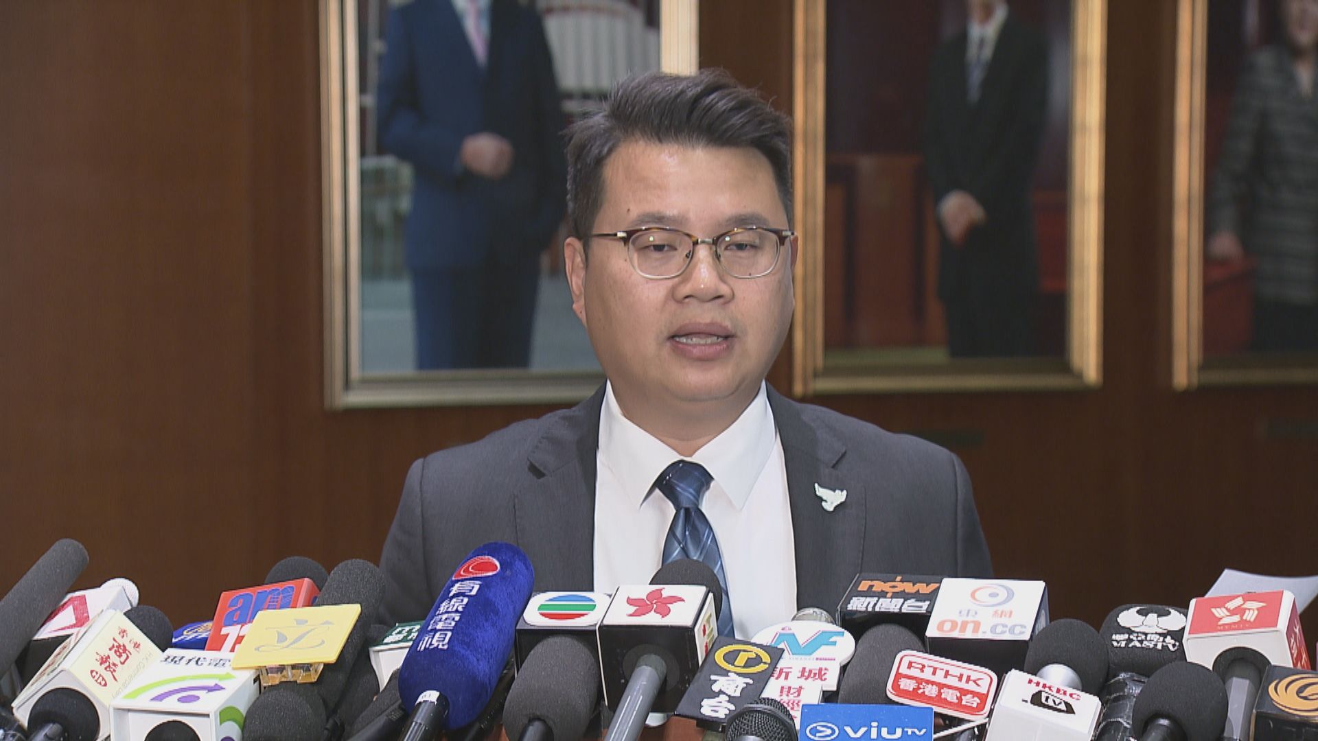 有議員指政府分流措施治標不治本