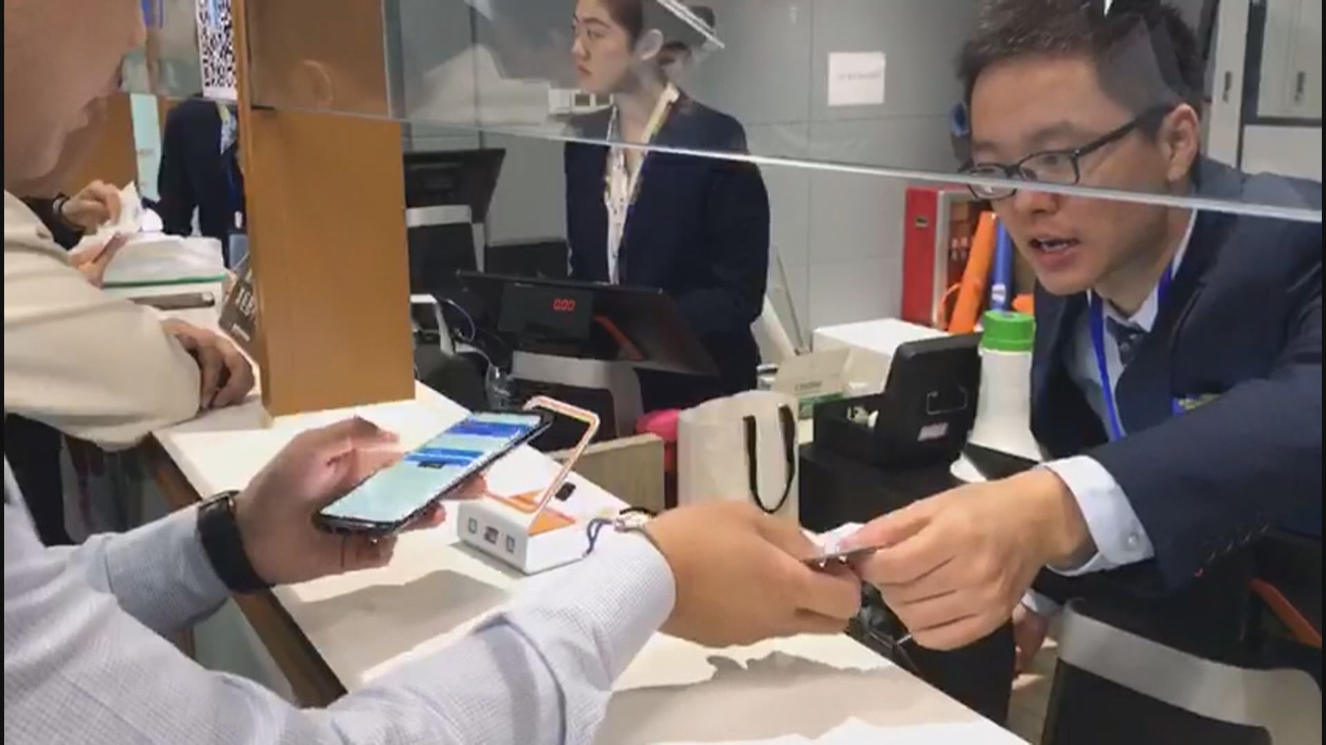 有旅客批金巴車票預售新安排混亂