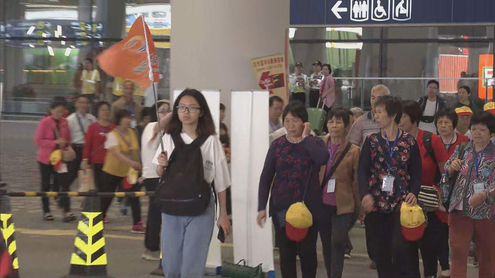 有內地團疑無聘導遊到港遊覽