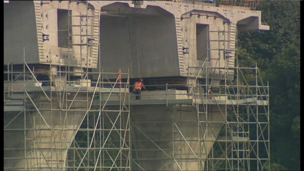 政府料大橋香港段明年通車　工程師質疑