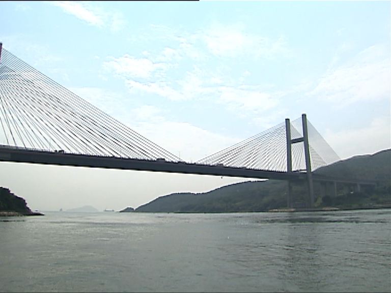 張炳良：遇事會加開渡輪及開放機場碼頭禁區