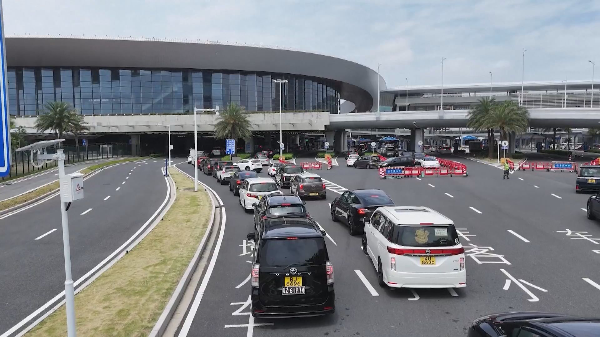 政府研究向離境私家車徵收邊境建設費　車主：會考慮改坐巴士