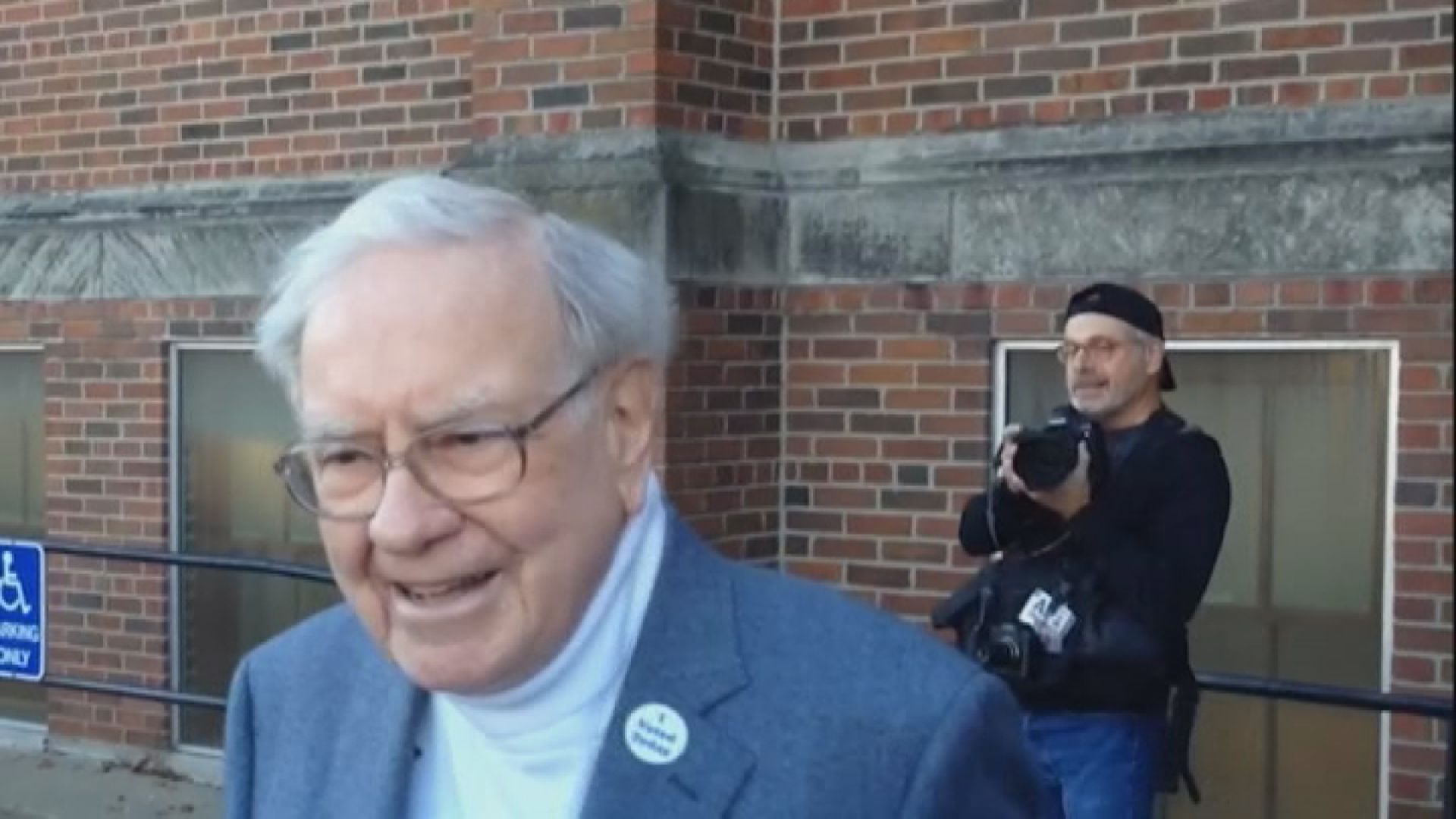 巴菲特禁股東出席巴郡年度股東大會