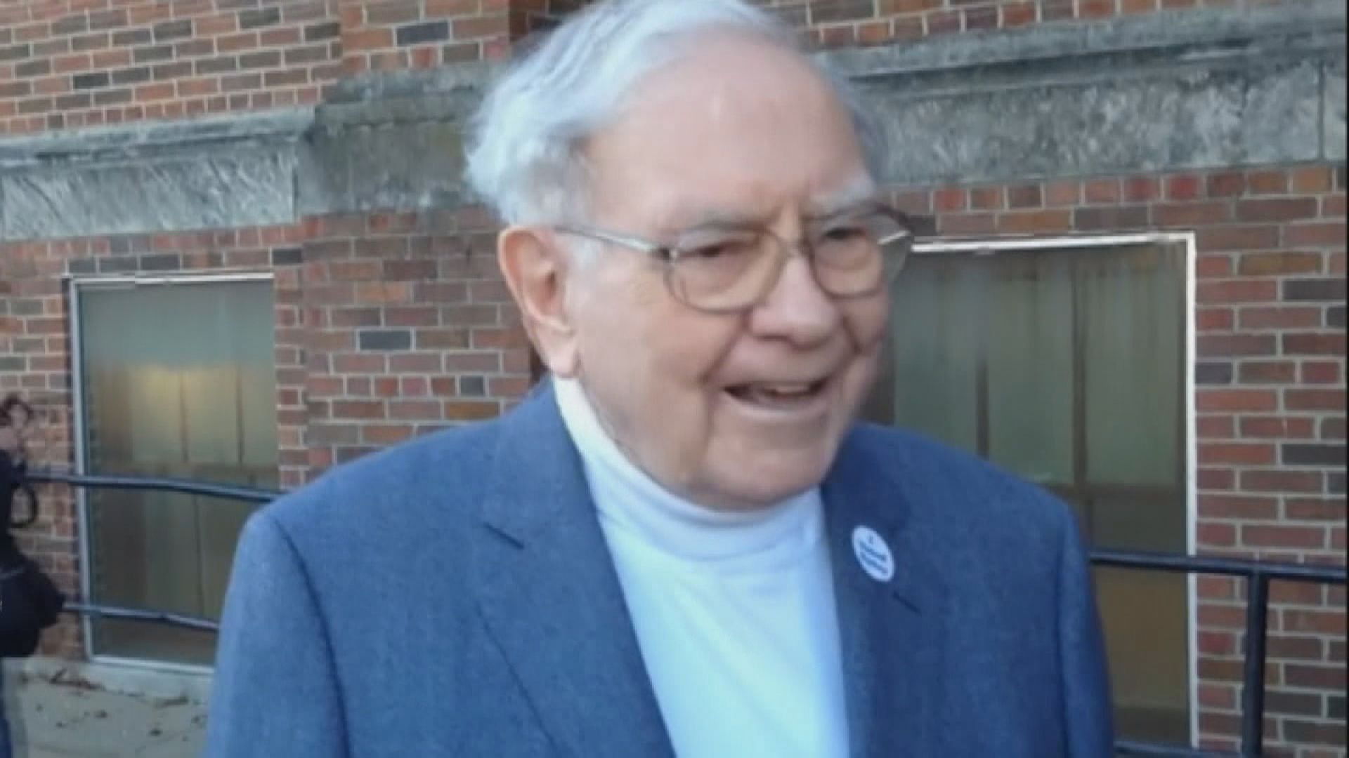 巴菲特：美國經濟較半年前稍為轉弱