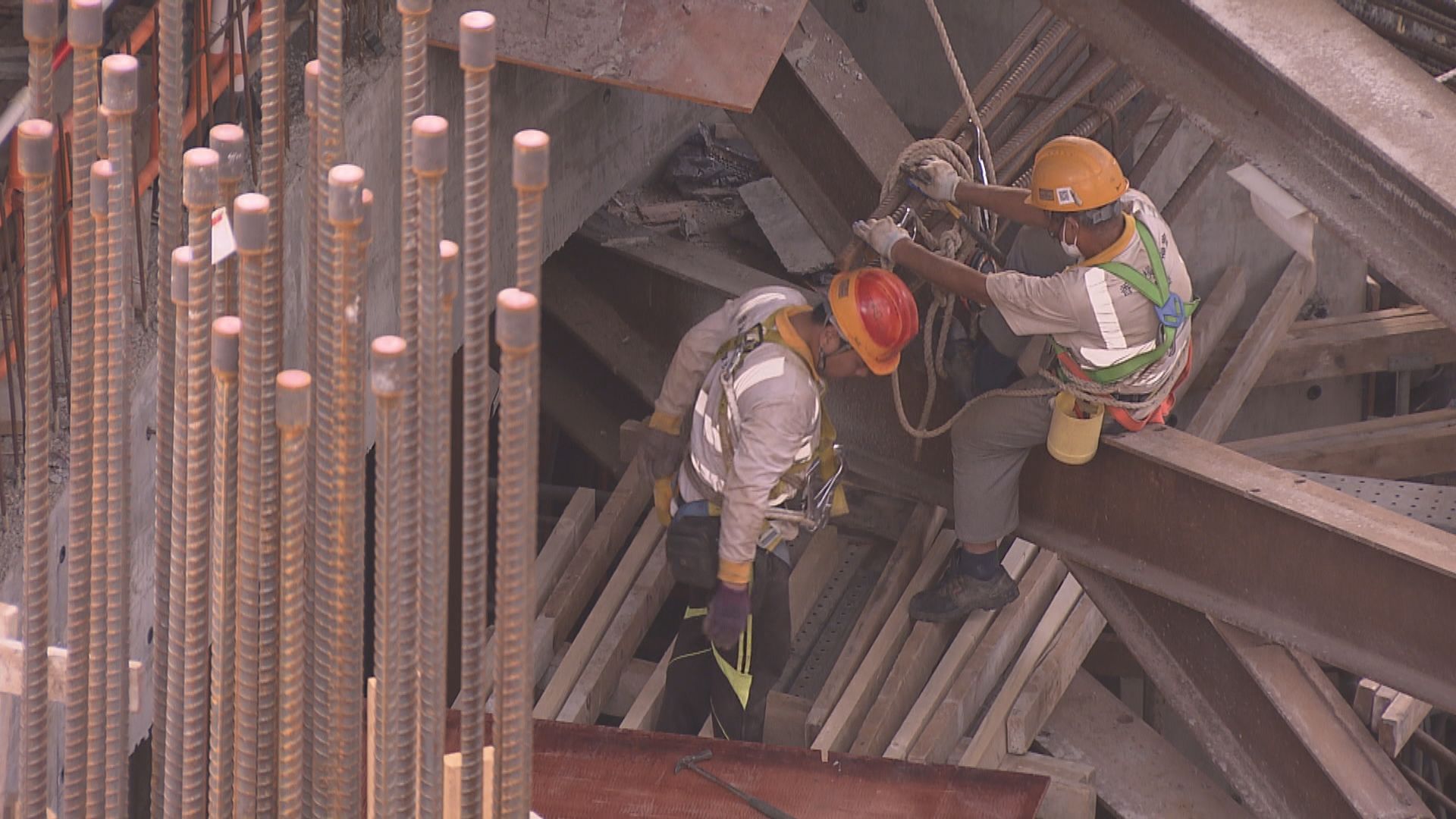 建造業總工會決議大部分工種今年凍薪　僅挖掘機工人加薪3.2%