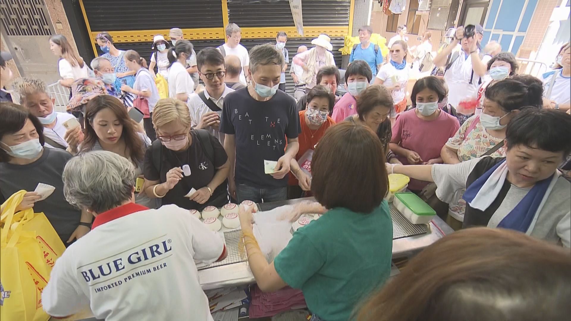 長洲復辦飄色巡遊及搶包山 有市民對大包山以掛畫代替感失望