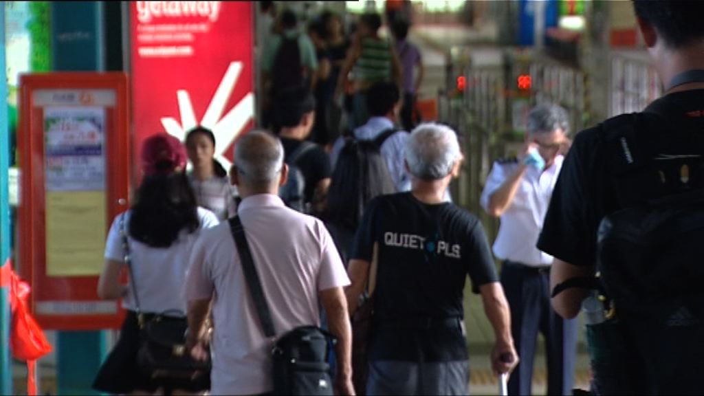 高峰時段逾萬人次坐船入長洲