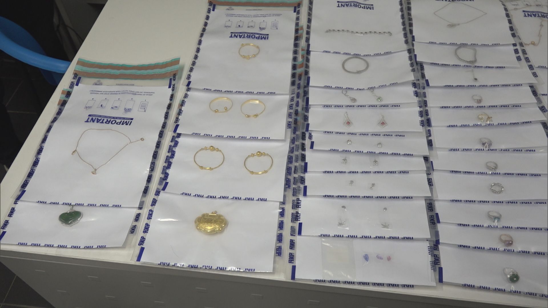 三名男子涉與上月兩宗山頂爆竊案有關被捕