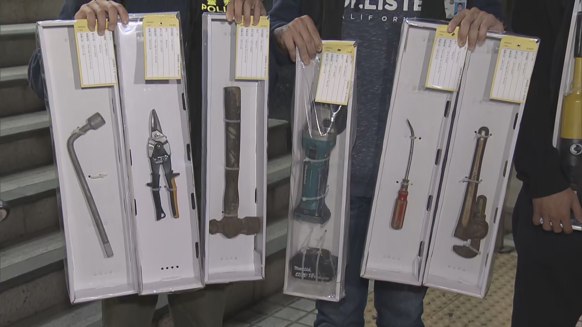 警員元朗拔槍拘捕爆竊疑犯