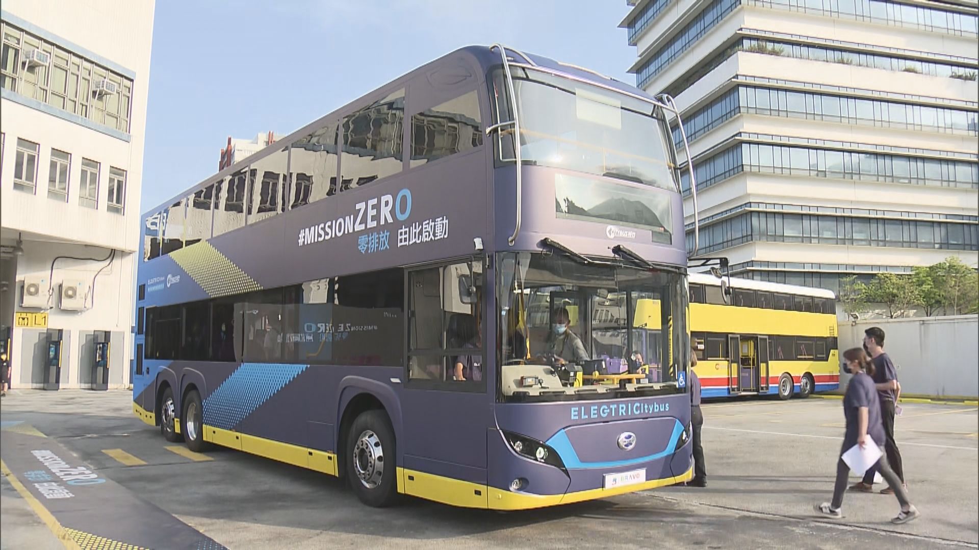 新巴城巴首輛雙層電能巴士最快七月載客