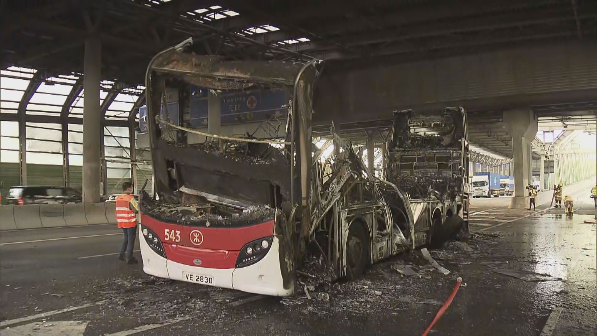 屯門公路無載客港鐵巴士起火司機輕傷