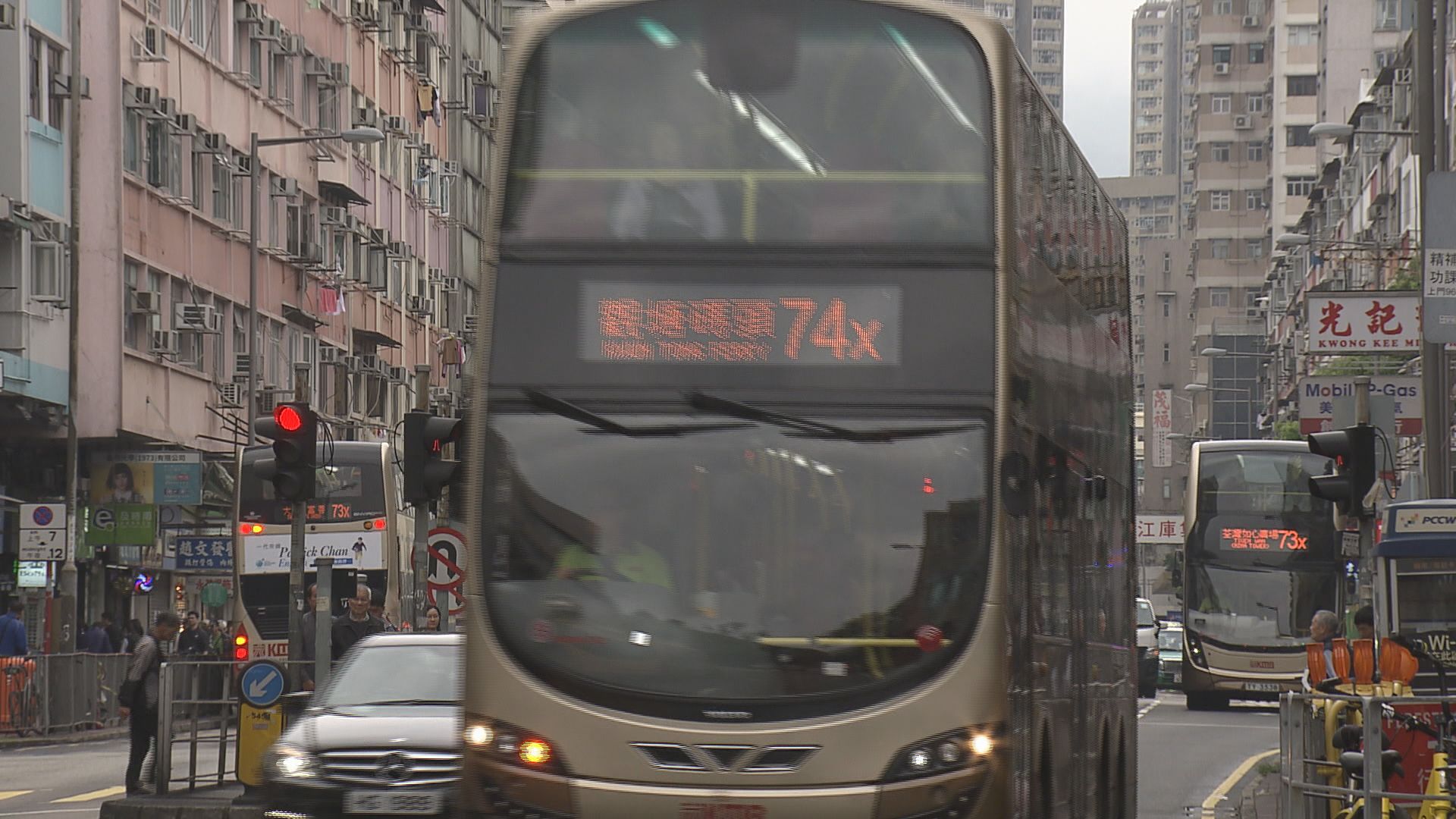 警方：對乘客使用安全帶執法有困難