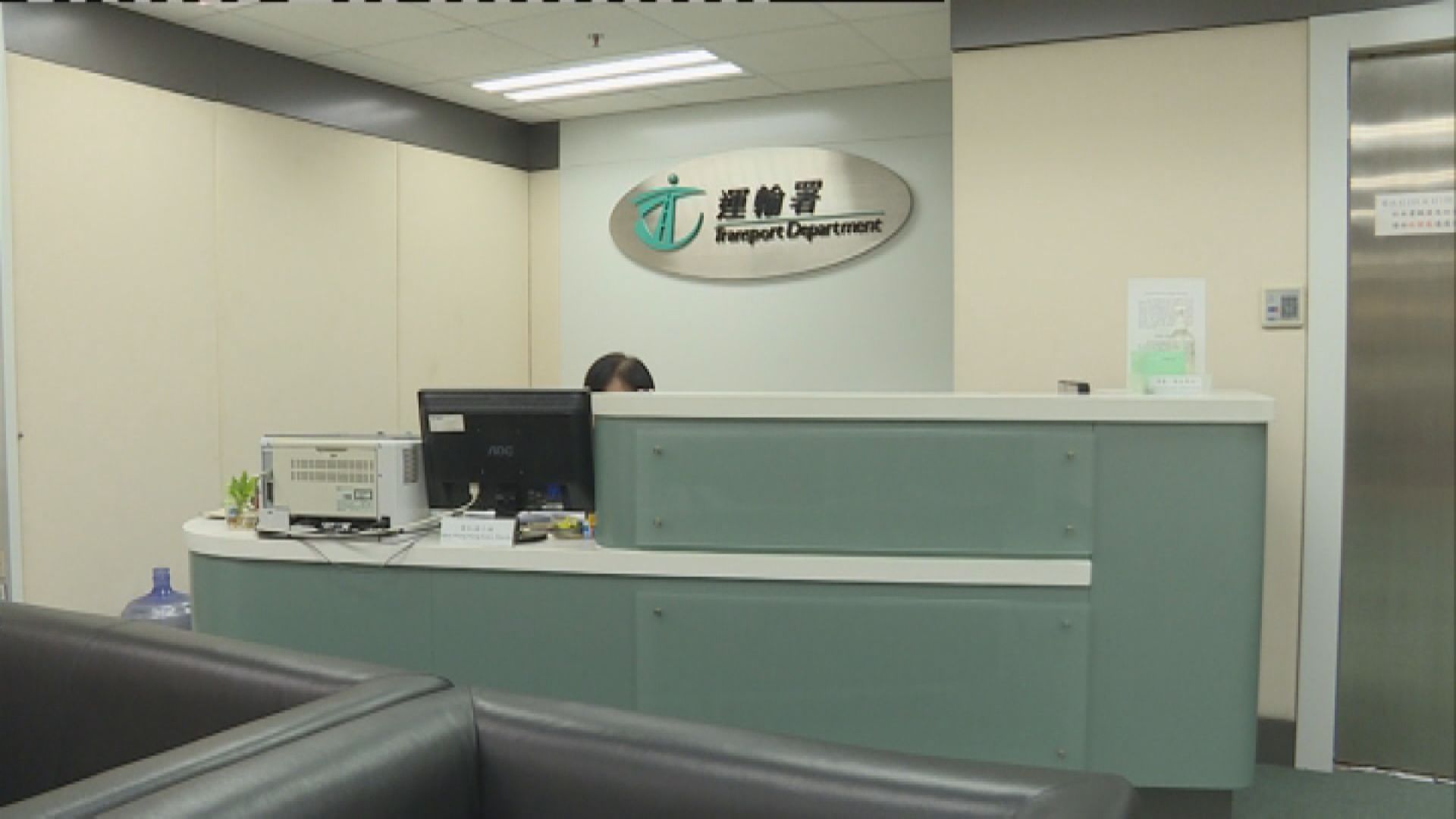 運輸署和業界達共識強制非專營巴士裝安全帶