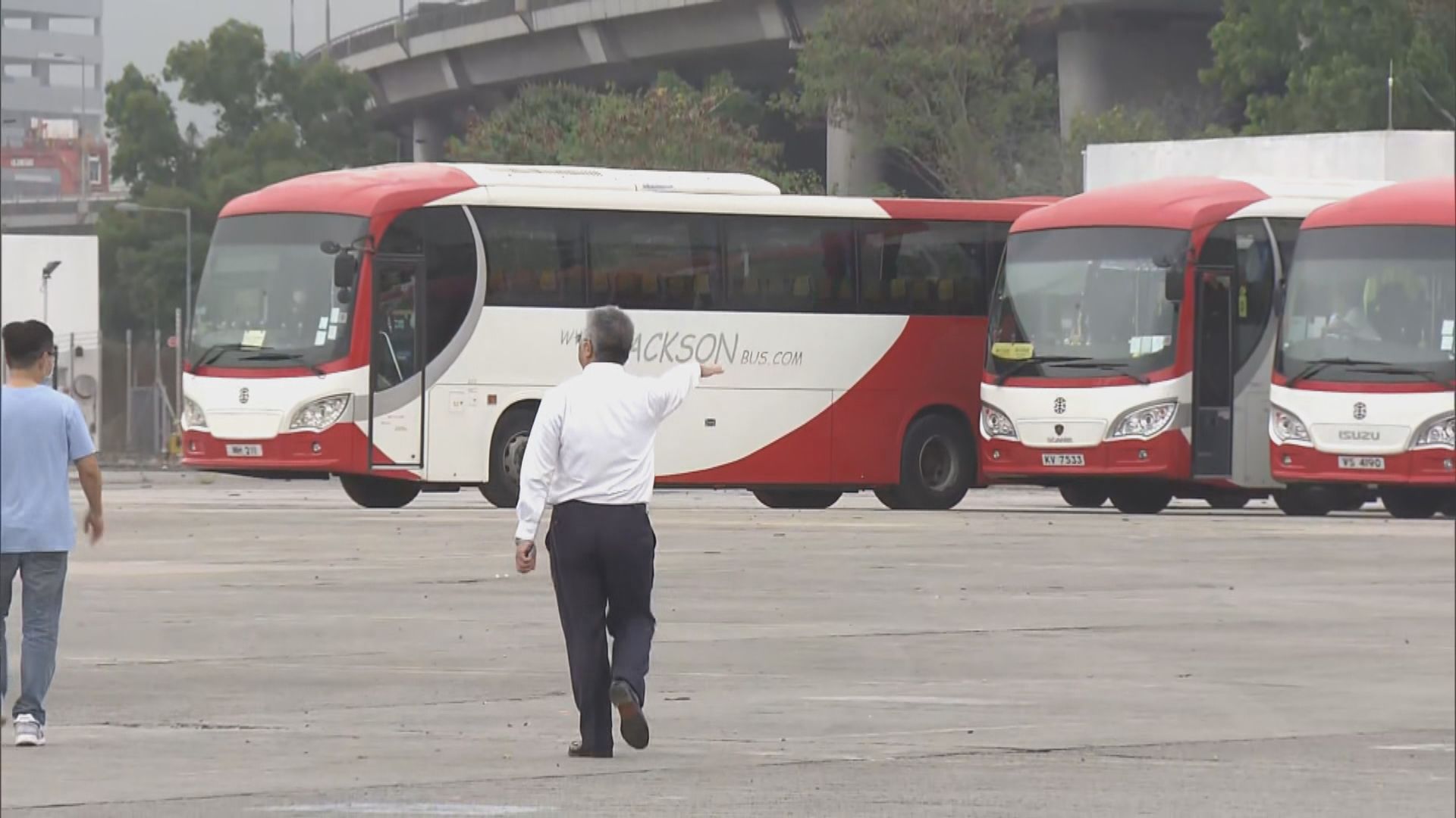 政府於葵涌臨時撥地作閒置非專營巴士停車場