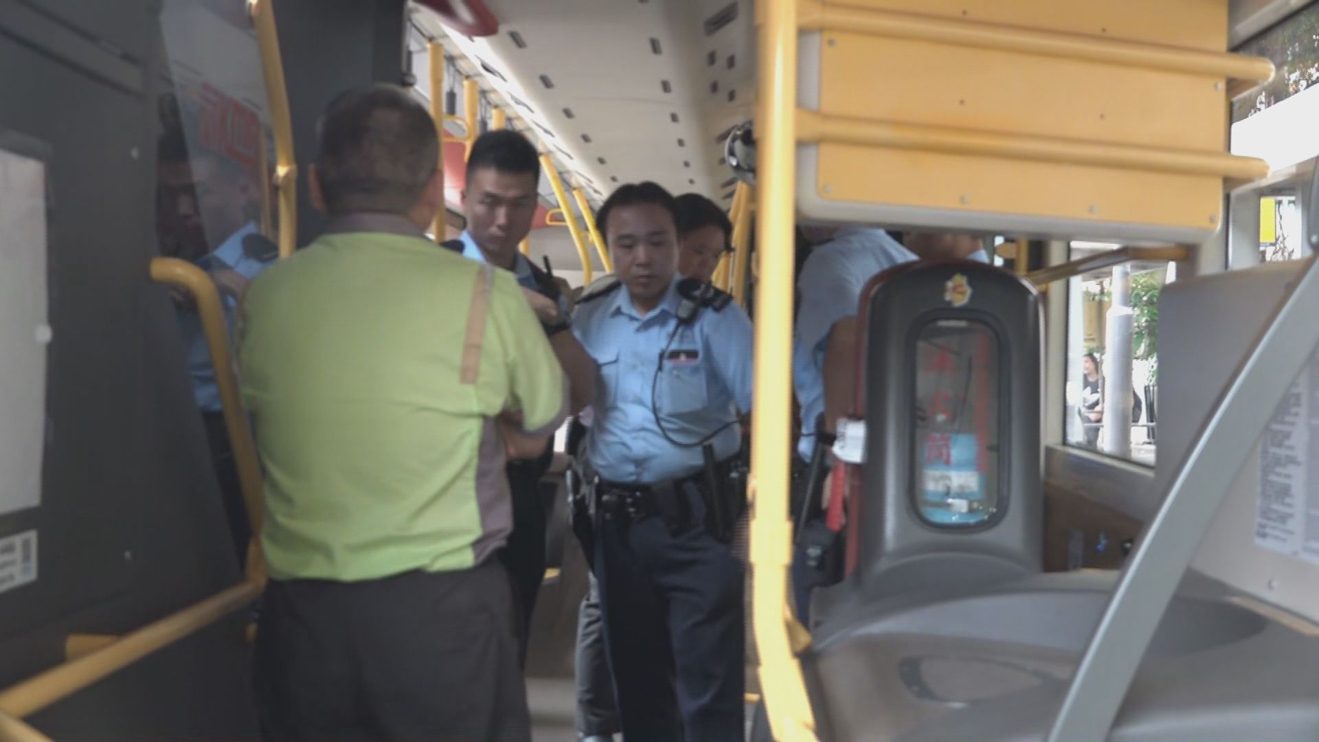 九巴座椅有針刺傷男乘客