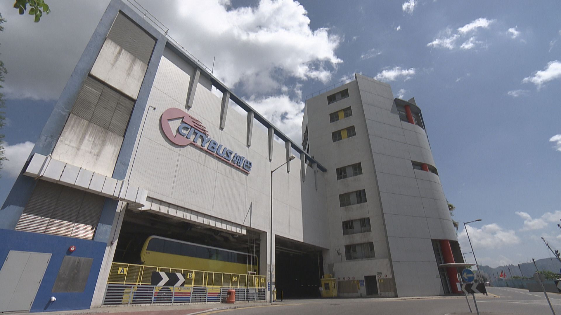 新巴城巴兼職車長斥公司反口不發獎金　新巴城巴：內部通告已詳列領取資格