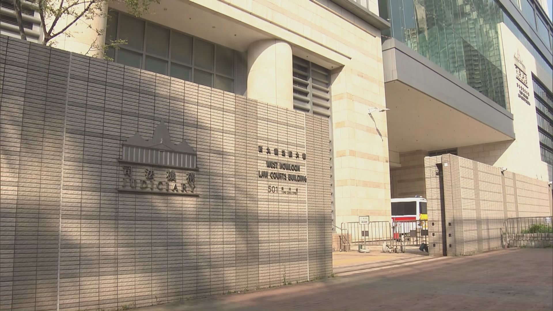 去年於中港城男廁寫上「光時」等字句　18歲男子煽動罪成　判18個月感化令