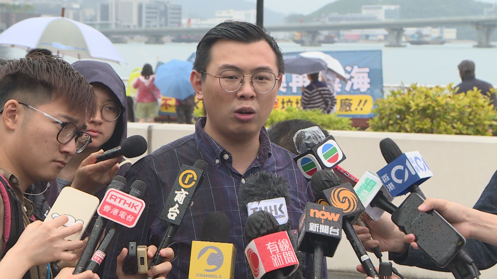 陳展浚供稱是自己建議柯耀林簽署墨落無悔