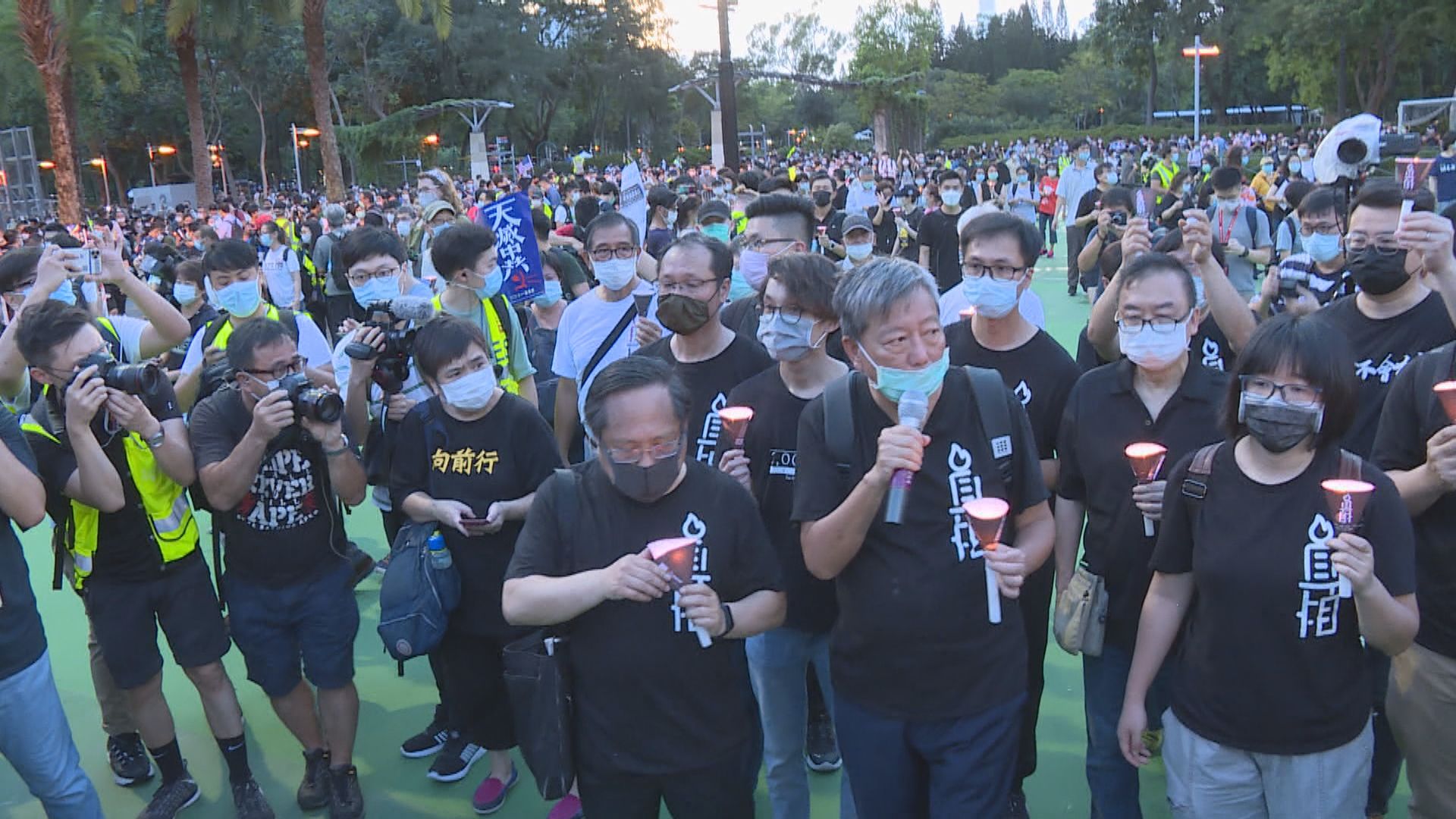 24人被控去年六四非法集結　黃之鋒等五人認罪