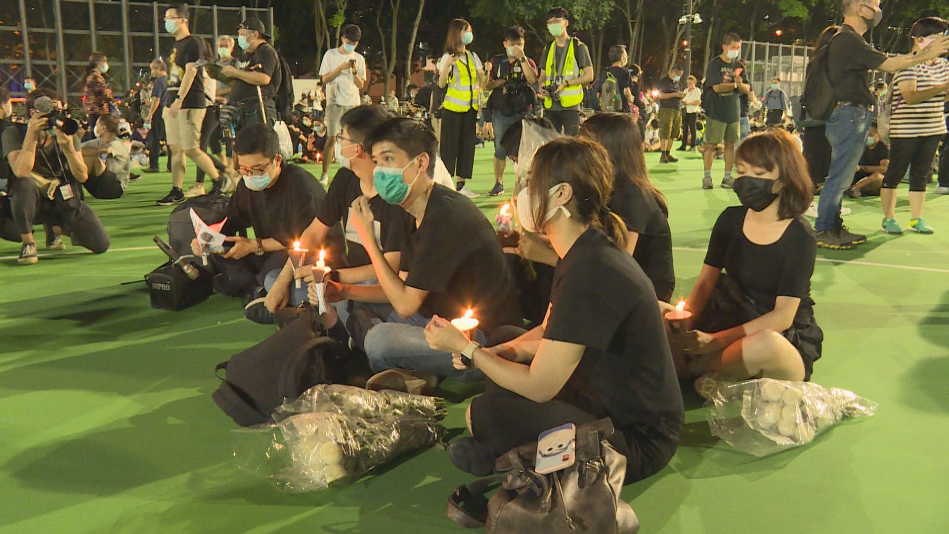 袁嘉蔚及岑敖暉保釋候訊申請被拒