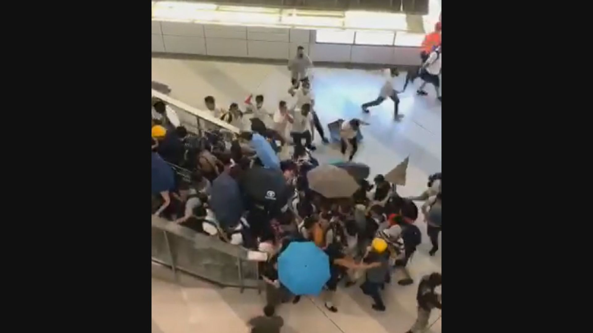 林卓廷721暴動案續審 港鐵職員稱目擊白衣人離開