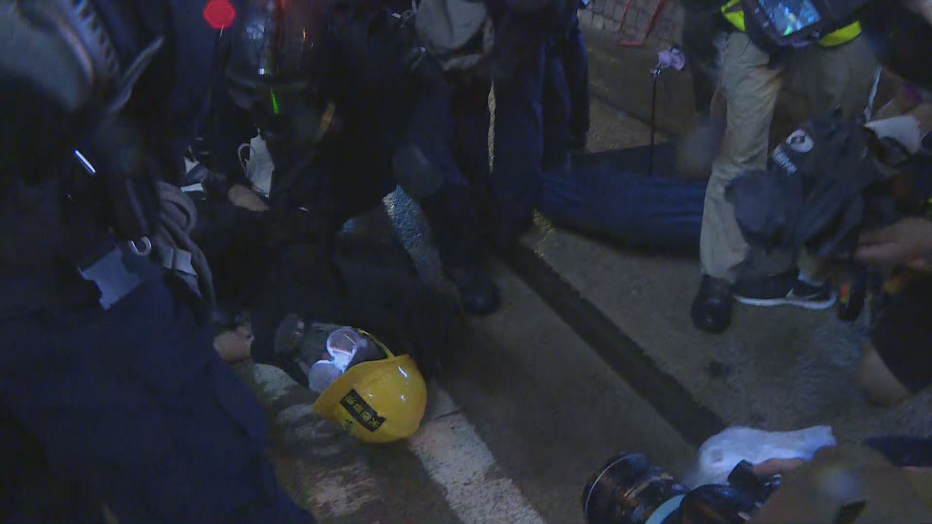 831港島衝突16人被控暴動罪　明年1月再訊