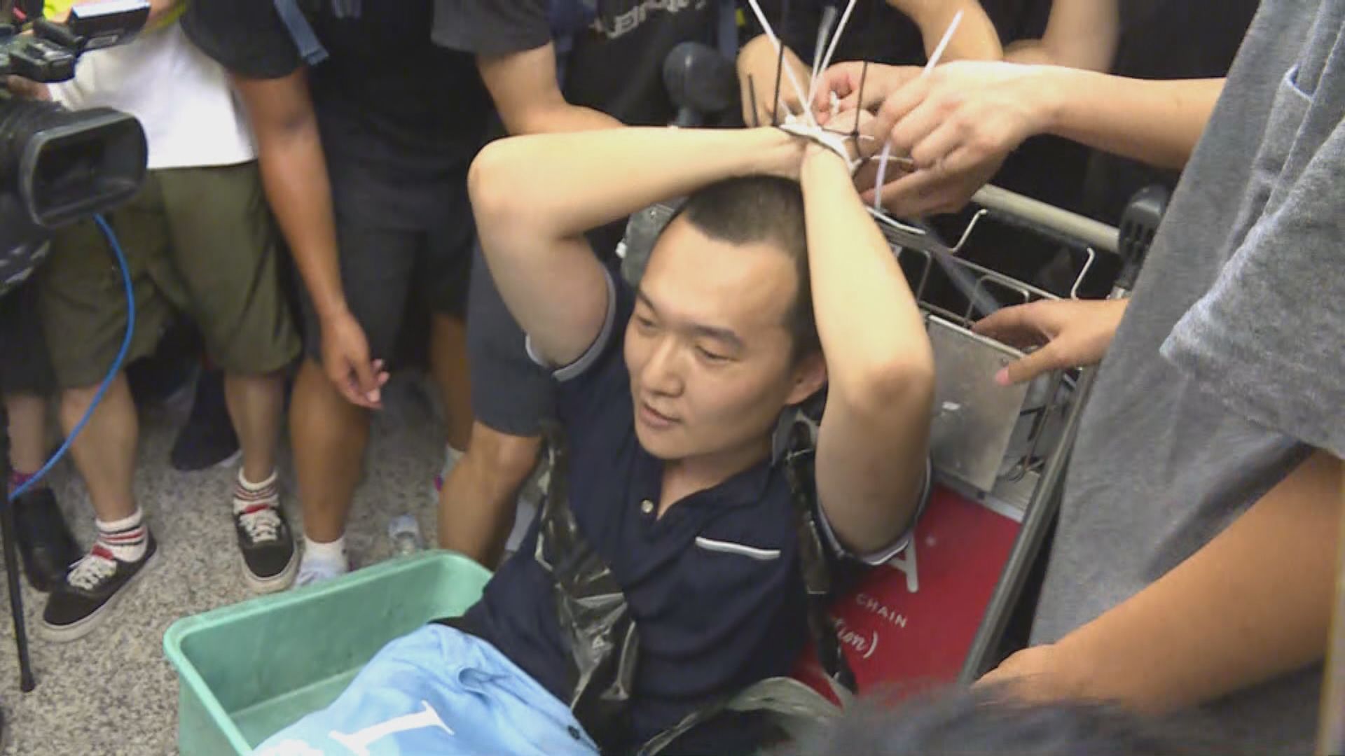 去年機場襲擊案　付國豪明日出庭作供