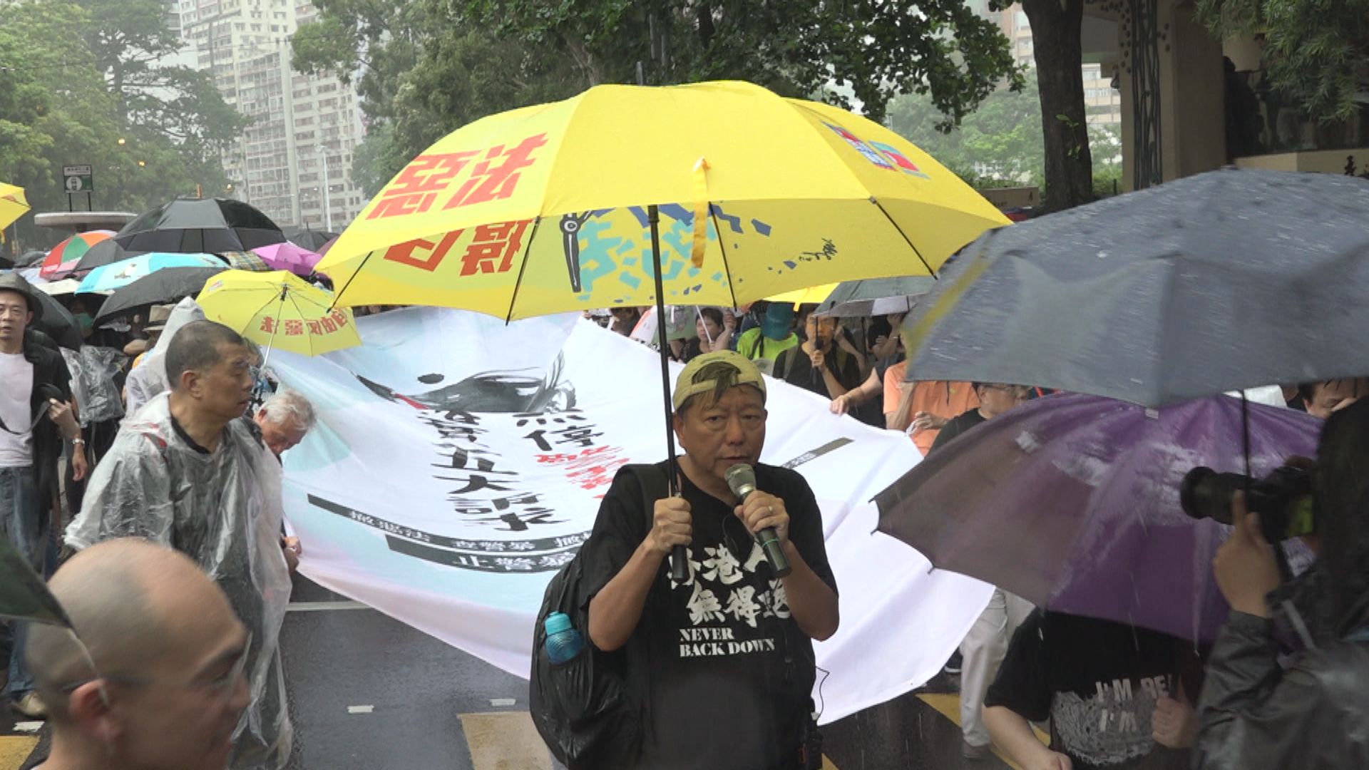 黎智英及李柱銘等八人就前年818流水式集會案提上訴