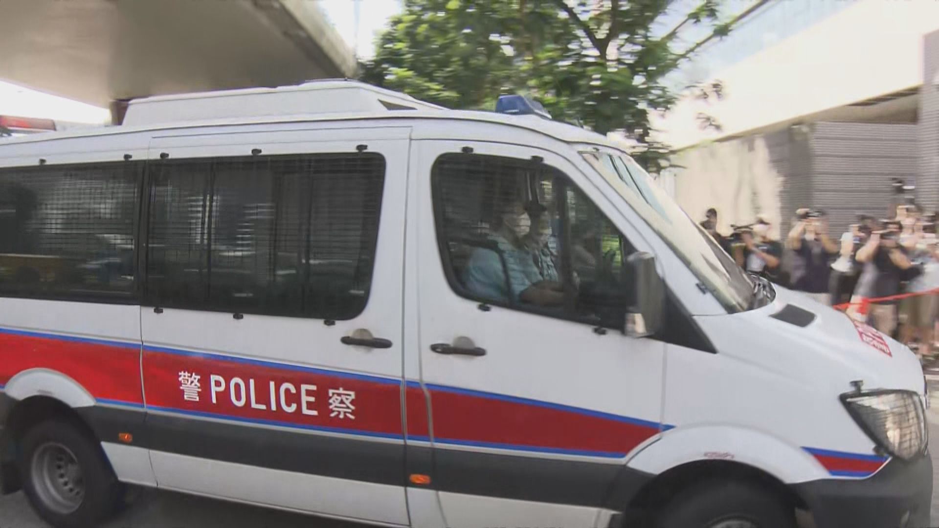 壹傳媒集團張劍虹羅偉光被控違國安法提堂　獲保釋高層到庭