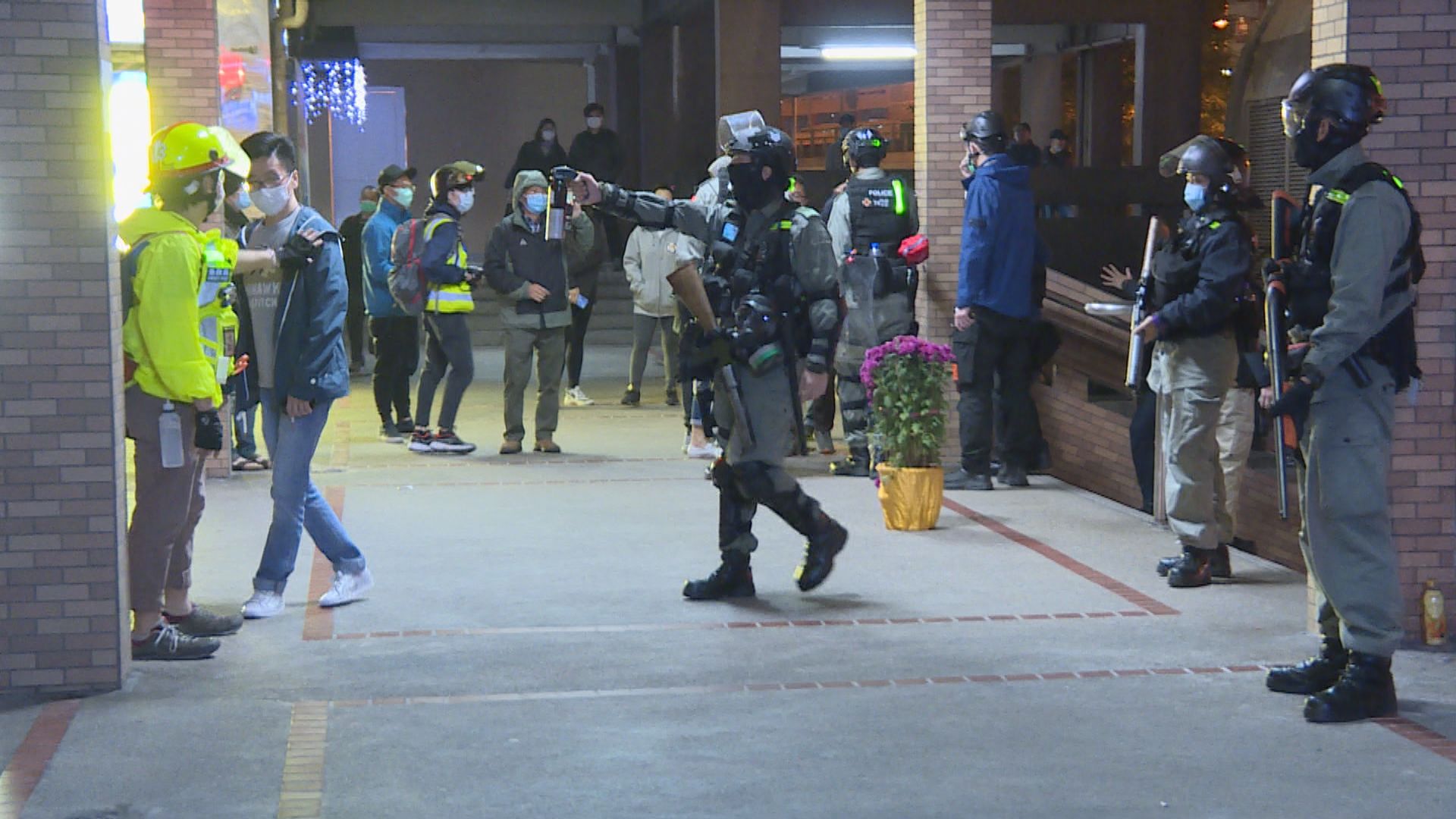 去年二月美孚反檢疫中心示威三人罪成　本月18日判刑