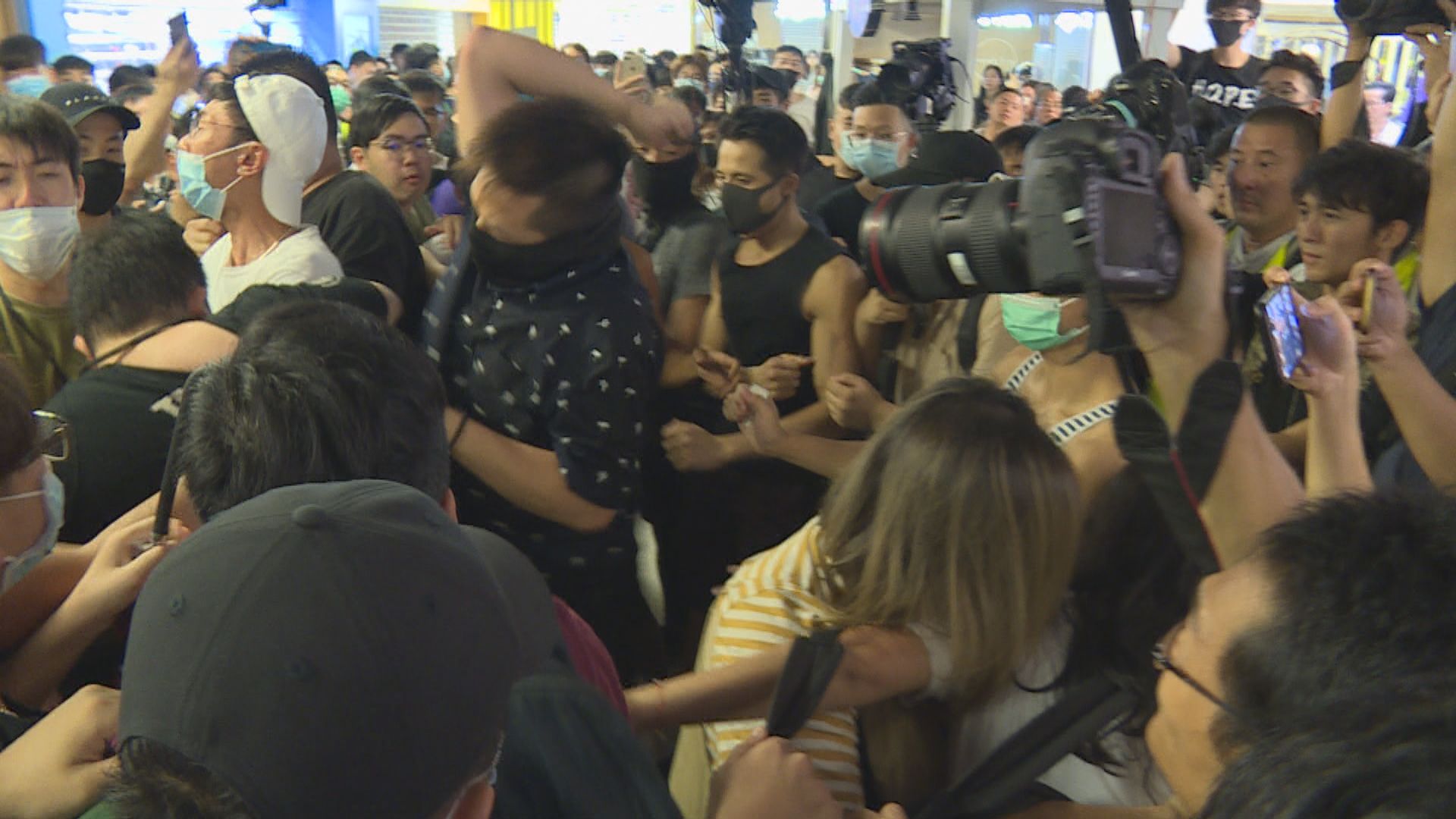 四男淘大商場非法集結及傷人罪成囚19至20個月