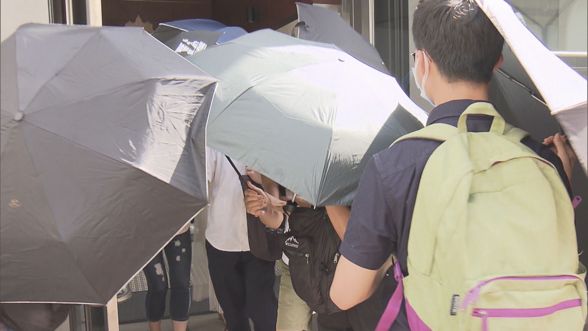 應屆文憑試考生認踢警長腳　判一年感化令