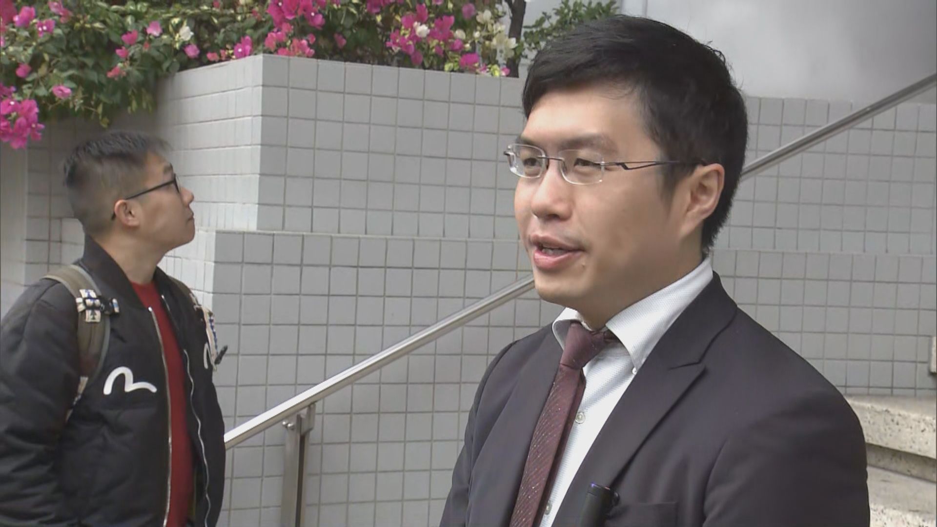 區諾軒以揚聲器襲警案開審