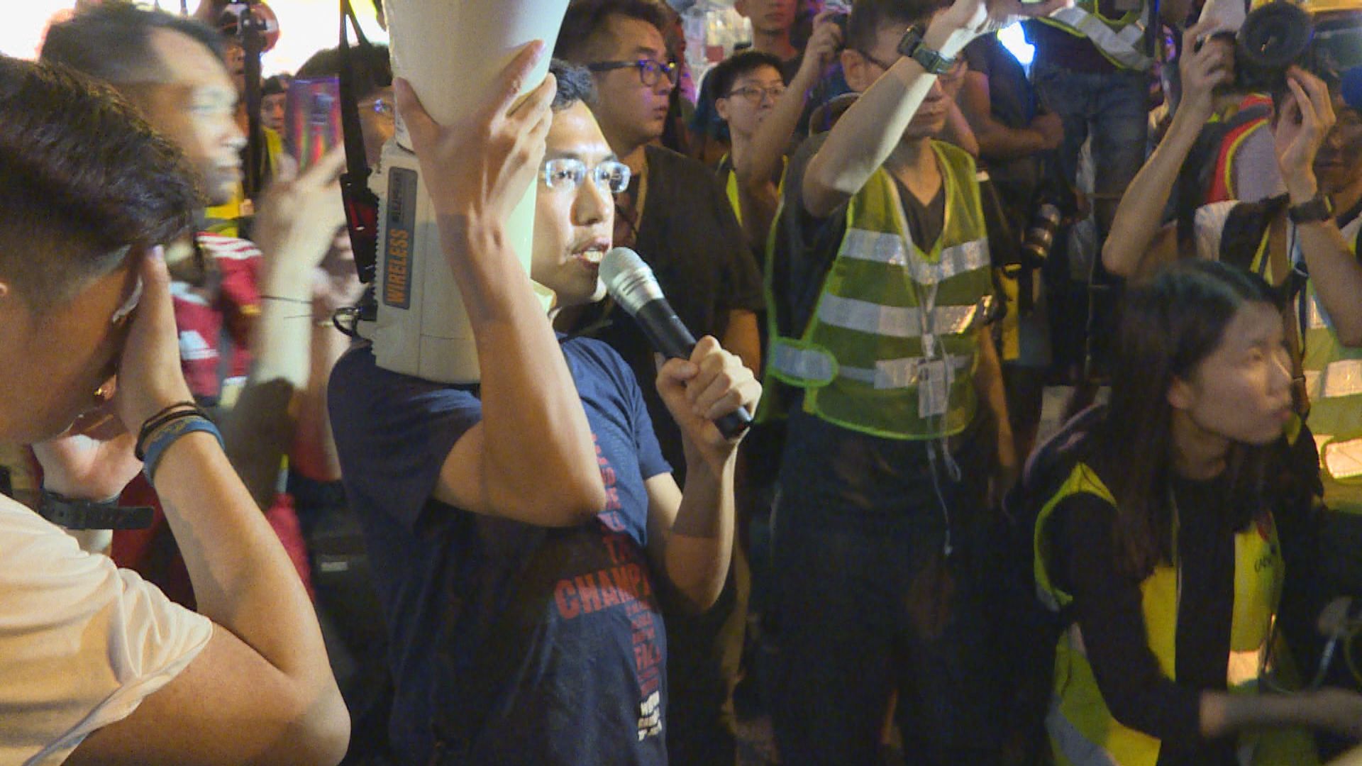 區諾軒被控以揚聲器襲警　稍後裁決